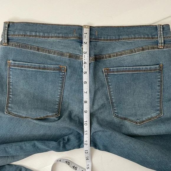 3 FOR $15 Free People Straight Leg Cropped Jeans Mid/High Rise Size 31 - Picture 6 of 7